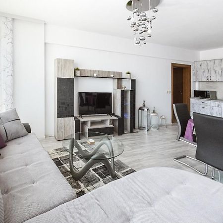 Next To Gondola. Cosy & Elegant 2 Bedroom Apartment In Neon Complex Bansko Exterior photo
